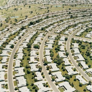 La zone pavillonnaire chérie, photographie de Peter Granser.