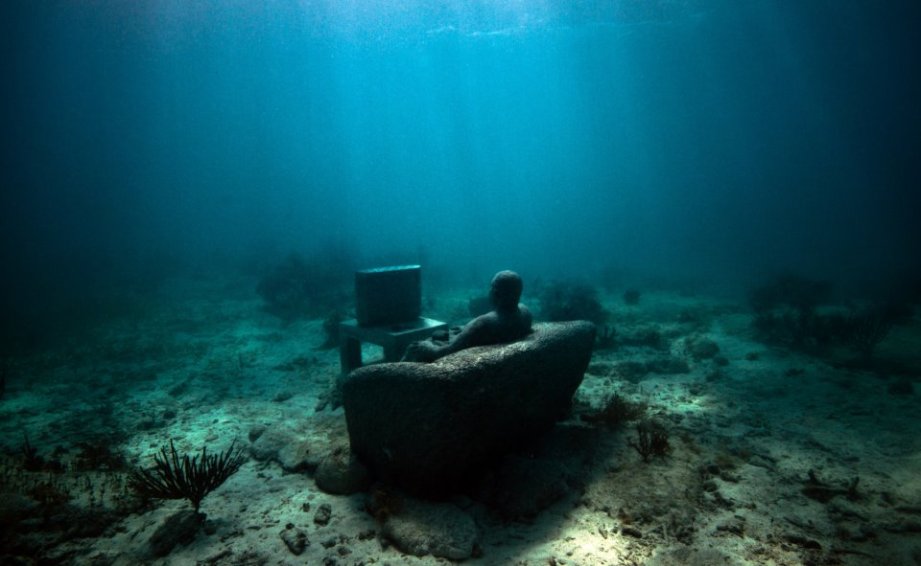8-sculpture-modern-art-jason-decaires-taylor-sculpture