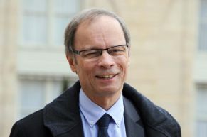 698810-jean-tirole-prix-nobel-d-economie-le-12-novembre-2014-a-l-elysee-a-paris