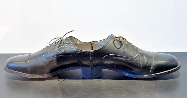 ai-weiwei-one-man-shoe-1987