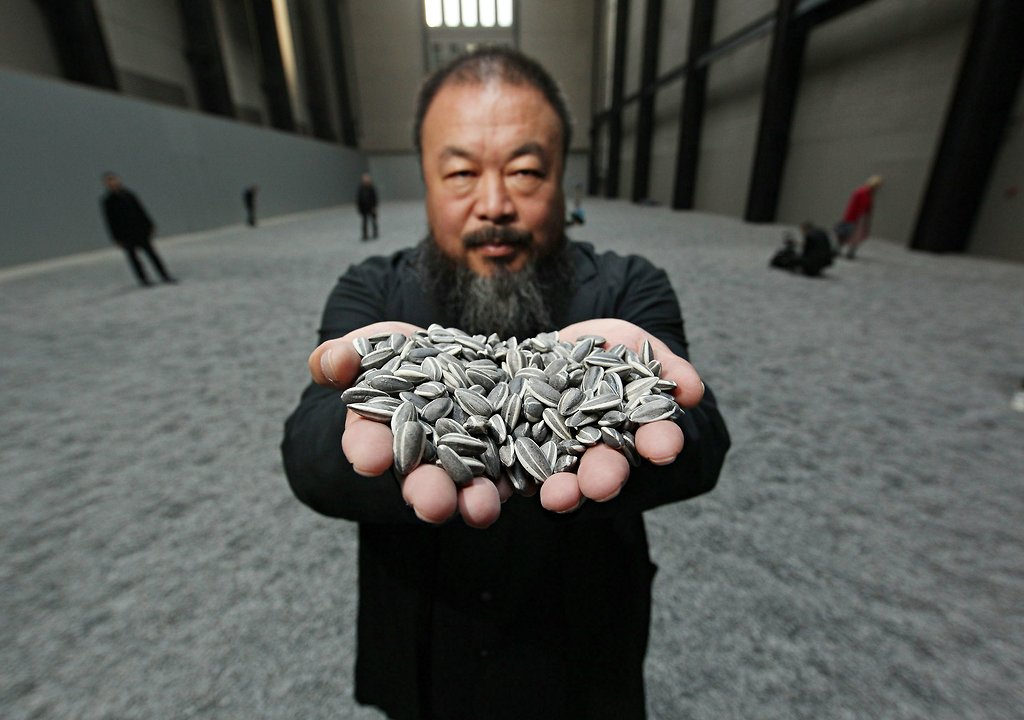 ai-weiwei-sunflower-seeds-2