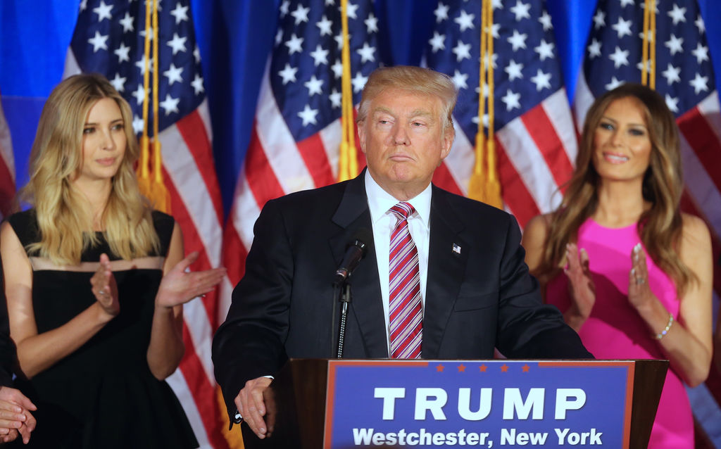 ivanka-trump-melania-trump-donald-trump-s-adresse-a-ses-supporters-et-aux-medias-pendant-un-meeti_exact1024x768_l